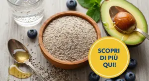 Ciotola di semi di chia con avocado, miele, acqua e mirtilli su un tavolo
